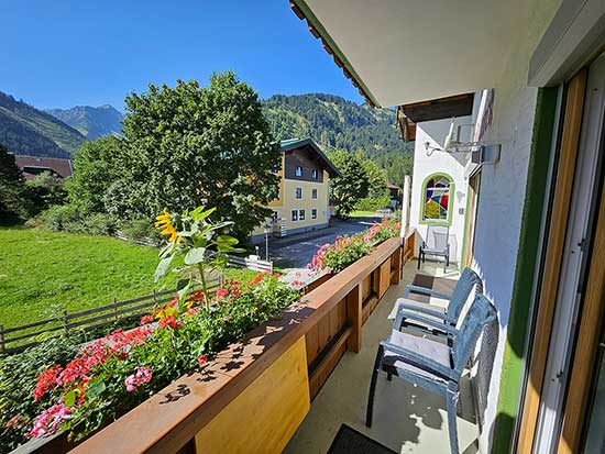 Ferienwohnung Pension Luttinger Bichlbach Sommer Balkon