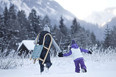 Familie Schlittenfahren Zugspitzarena